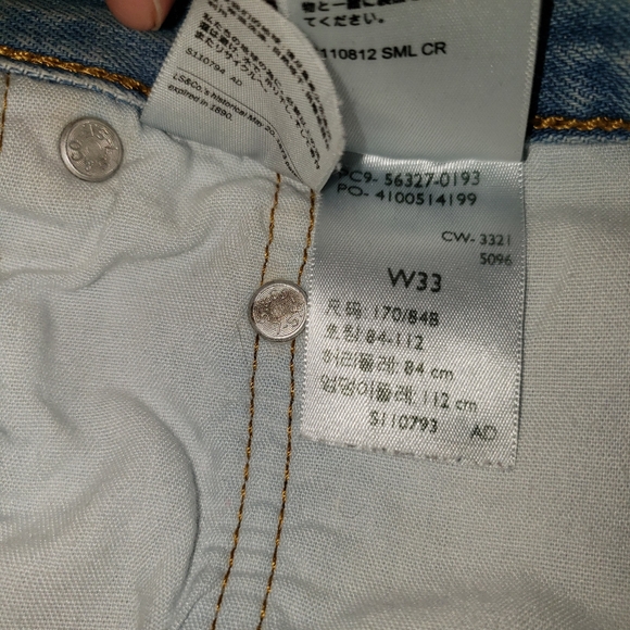 Levi Shorts - Picture 5 of 5